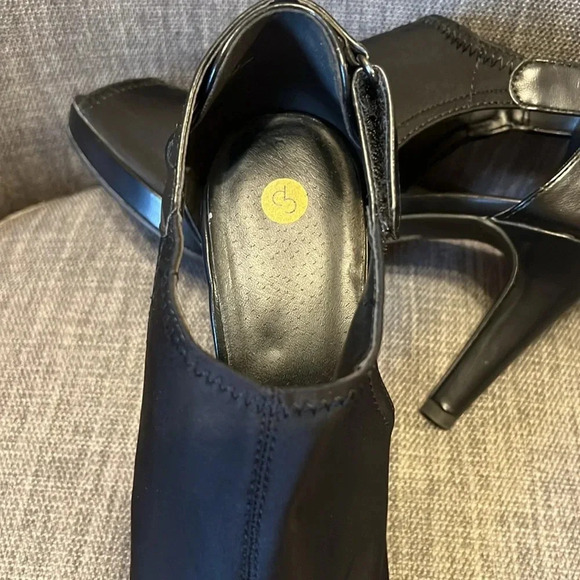 Open Toed Power Heel - Picture 4 of 4